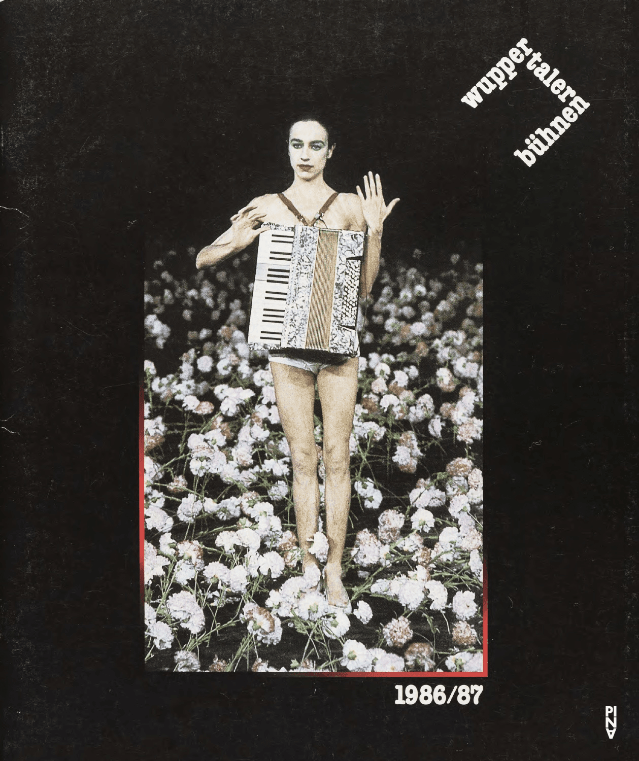 Spielzeitprogramm zu „Er nimmt sie an der Hand und führt sie in das Schloß, die anderen folgen“, „1980 – Ein Stück von Pina Bausch“, „Renate wandert aus“ und weiteren von Pina Bausch mit Tanztheater Wuppertal in Bochum und Wuppertal, 22.04.1978–15.03.1987