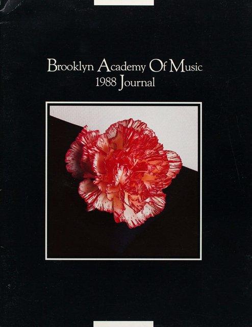 Programme de la saison pour « Viktor » et « Nelken (Les œillets) » de Pina Bausch avec Tanztheater Wuppertal à New York, 27 juin 1988 – 10 juil. 1988