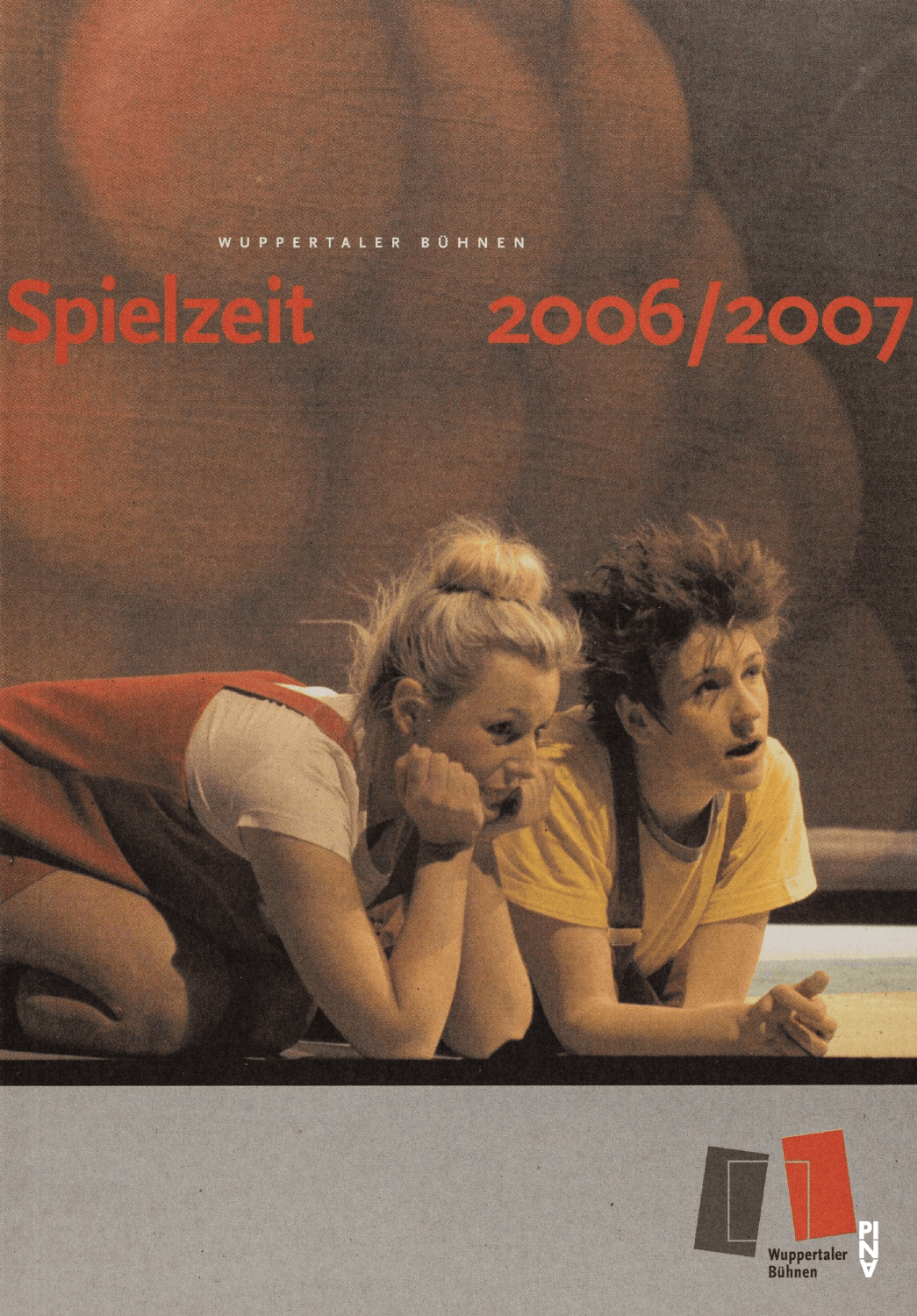 Programme de la saison pour « Vollmond (Pleine lune) », « Der Fensterputzer (Le laveur de vitres) », « Ten Chi » et autres de Pina Bausch avec Tanztheater Wuppertal à Wuppertal, 28 sept. 2006 – 28 mai 2007