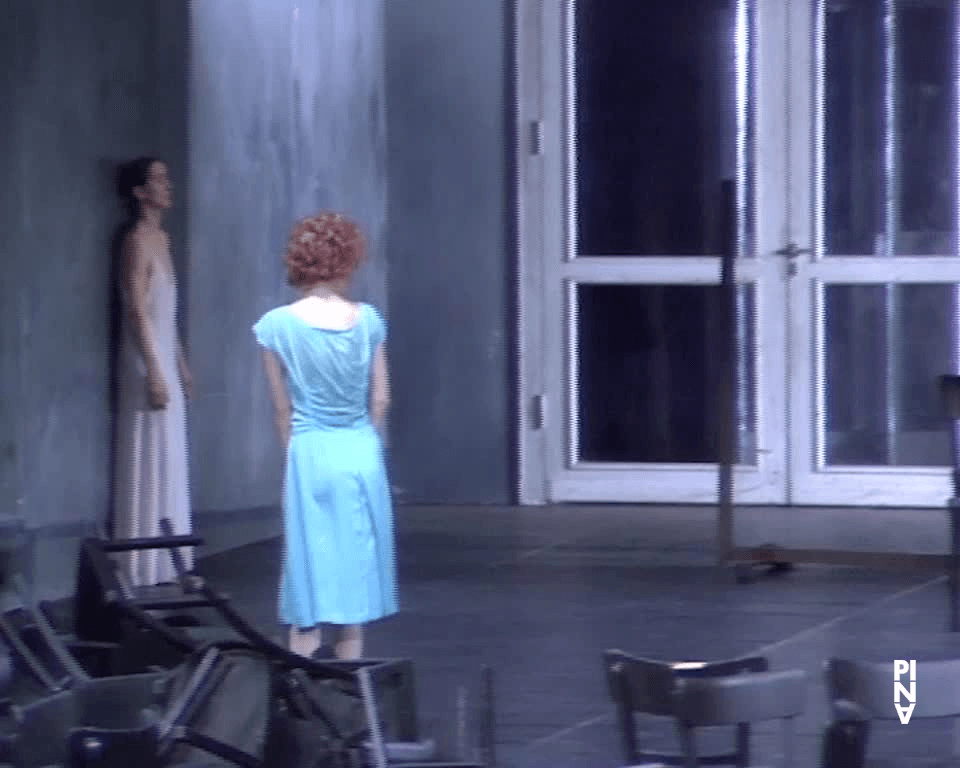 „Café Müller“ von Pina Bausch mit Tanztheater Wuppertal in Venedig (Italien), 18.05.1983–18.05.1985 (2/2)