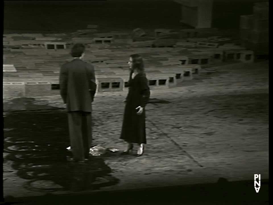 „Palermo Palermo“ von Pina Bausch mit Tanztheater Wuppertal in Wuppertal (Deutschland), 19. Dezember 1989 (2/3)