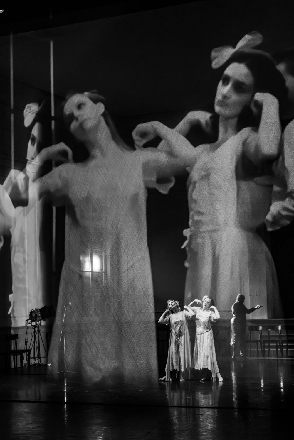 <p>Josephine Ann Endicott and Meryl Tankard in <em>Kontakthof – Echoes of '78</em><br /></p>
